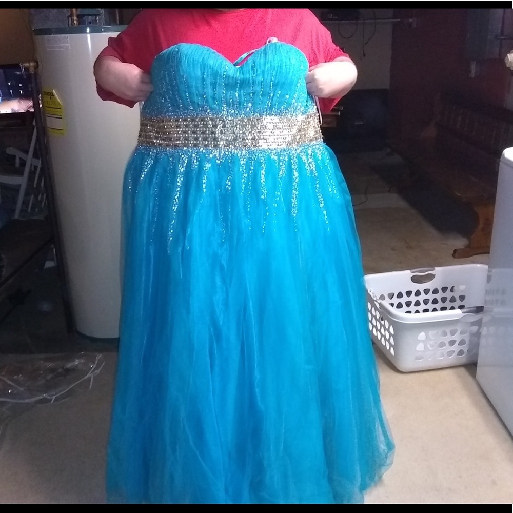 Dress (prom)